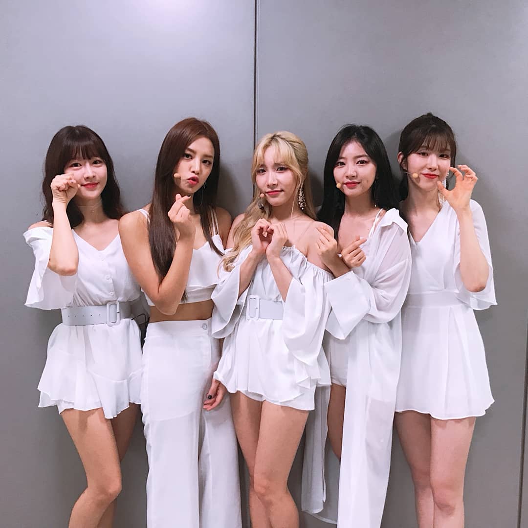 officiallaboum_38247980_302214133846303_3304319289447677952_n (1).jpg