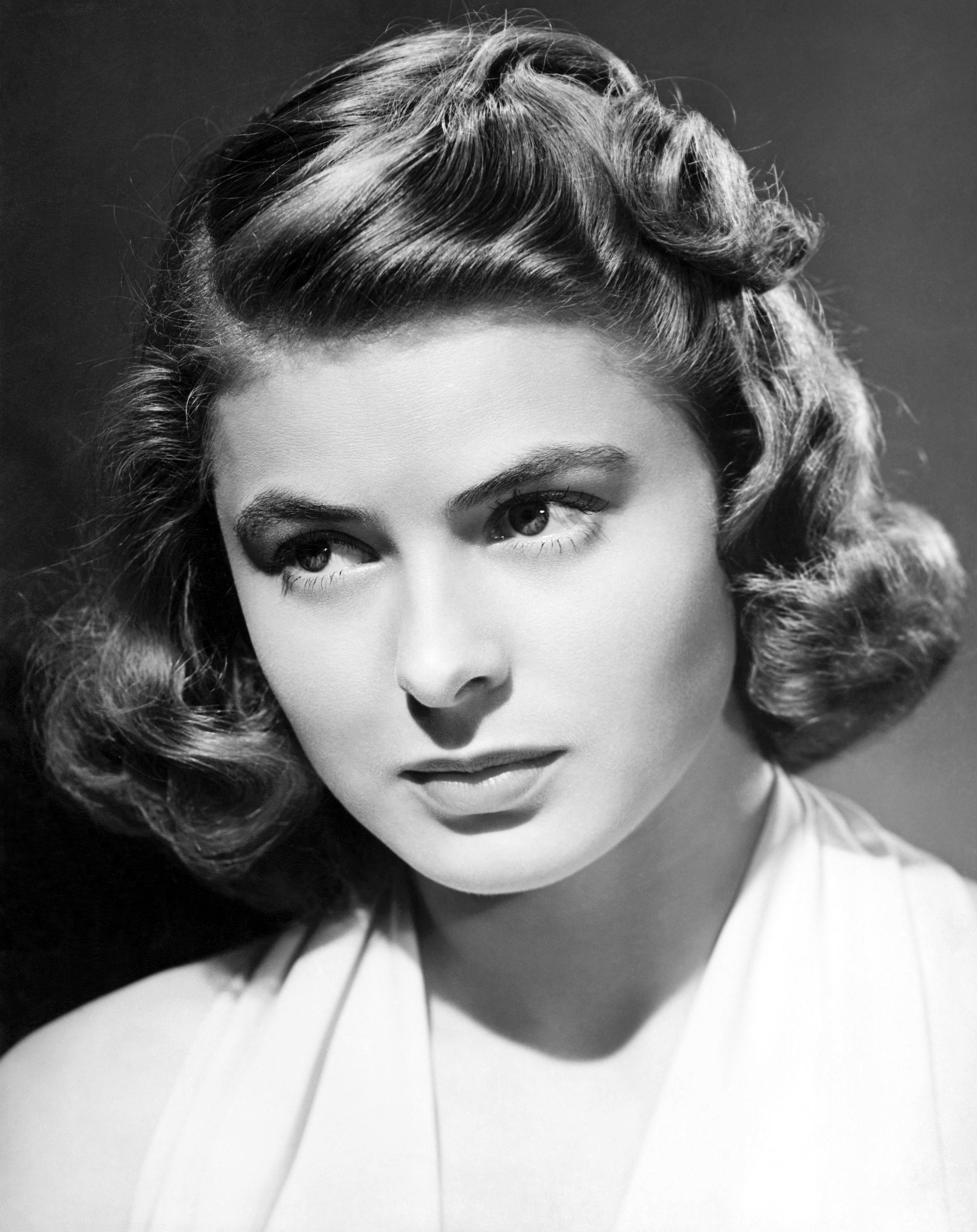 Ingrid-Bergman-physical-beauty-37709155-2331-2939.jpg